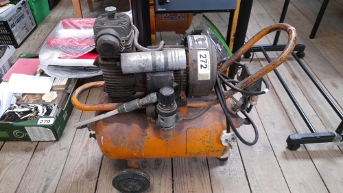 AIR COMPRESSOR
