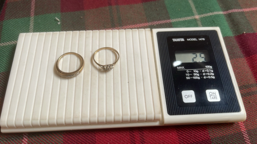 2 x 9CT GOLD RINGS
