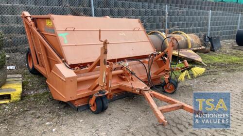 KUBOTA TOW BEHIND ROAD SWEEPER