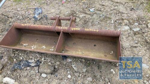 DIGGER DITCHING BUCKET