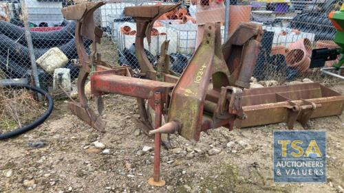 KVERNELAND 2 FURROW REVERSIBLE PLOUGH