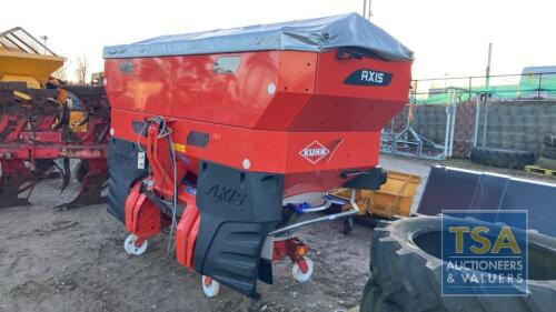 KUHN AXIS 40.2 2016 WITH PTO AND C/B IN P'CABIN