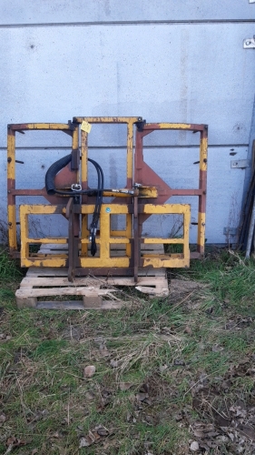 GRAYS BALE STACKER