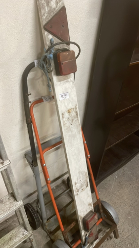 TAILBOARD & 2 TROLLIES