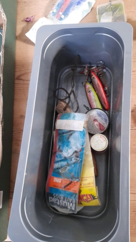 BOX ASSORTED FISHING ITEMS