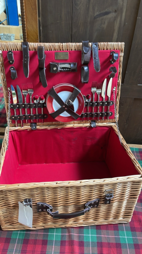 PICNIC HAMPER BASKET