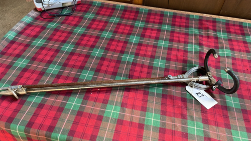 2 SHOOTING STICKS