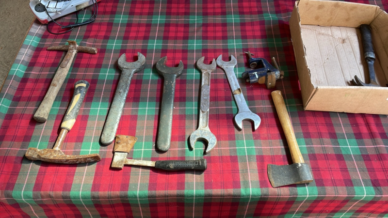 BOX LARGE SPANNER KEYS ETC