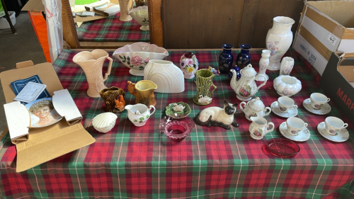 2 BOXES ORNAMENTS CHINA THIMBLES ETC