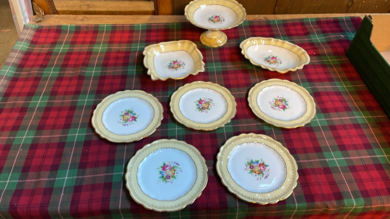 GEORGE JONES DESSERT SERVICE