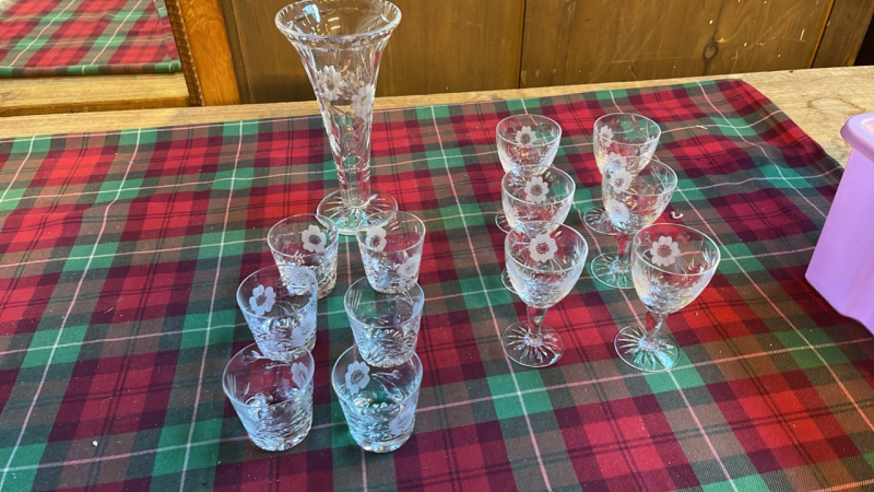 BOX ROYAL ALBERT CRYSTAL
