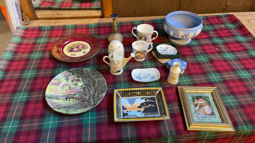 BOX DOULTON WEDGWOOD CHINA ETC