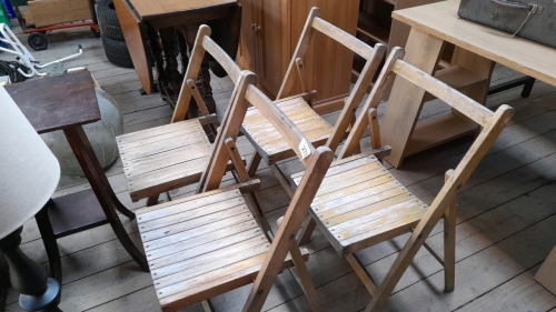 4 FOLDING CHAIRS
