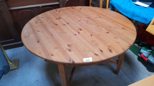 ROUND PINE DINING TABLE