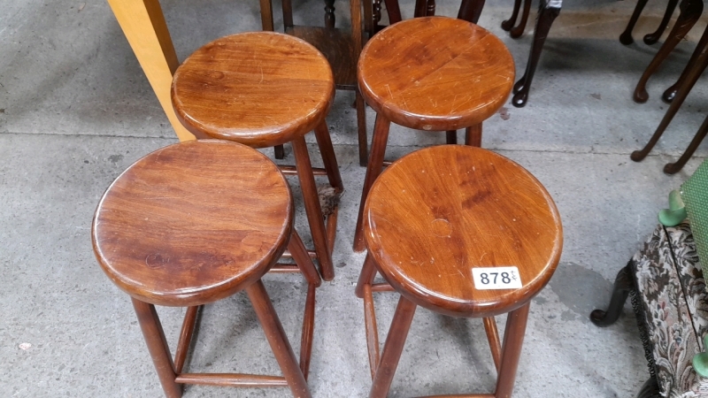 4 STOOLS