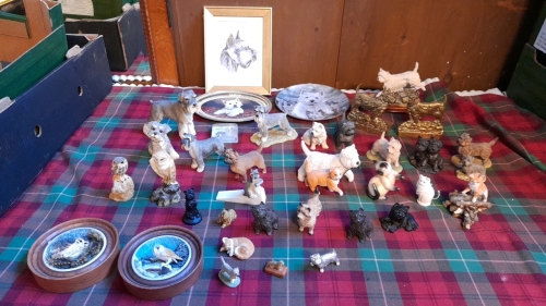 BOX DOG ORNAMENTS ETC