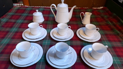 CROWN MING TEA SET