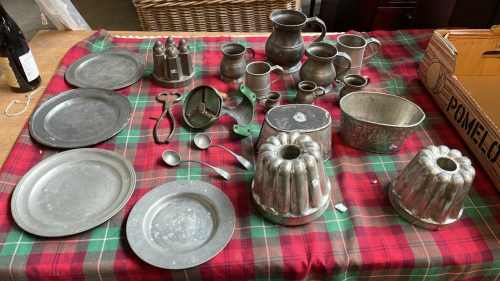 BOX METAL & PEWTER WARE