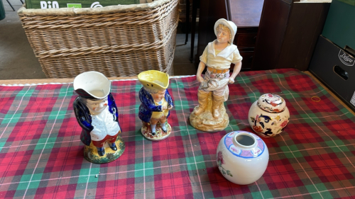 BOX TOBY JUGS & GINGER JARS ETC