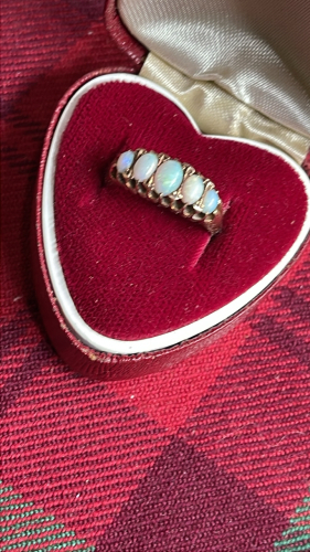 9CT OPAL RING