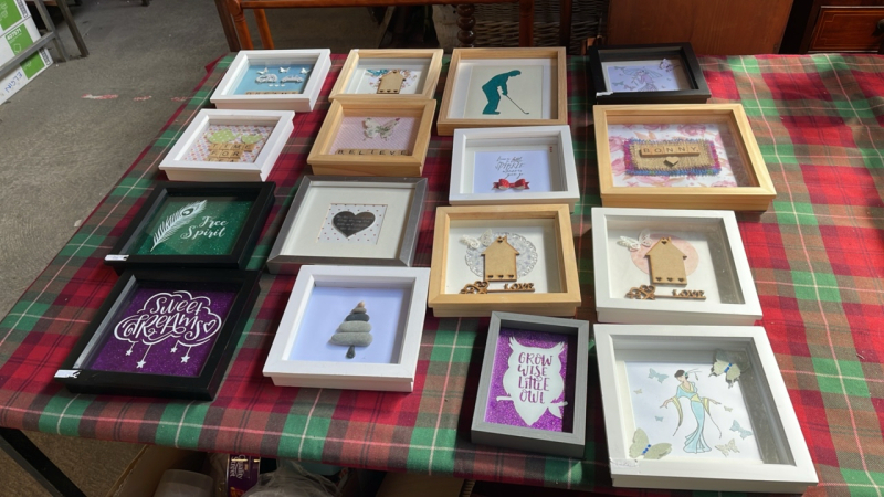 2 BOX PICTURES/FRAMES