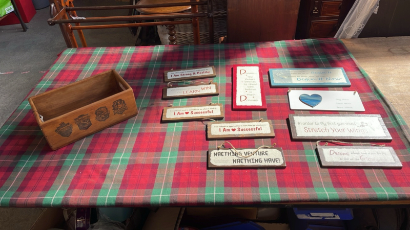 BOX WOOD SIGNS