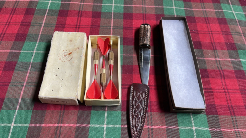 BOX OLD DARTS & SGIAN DUBH