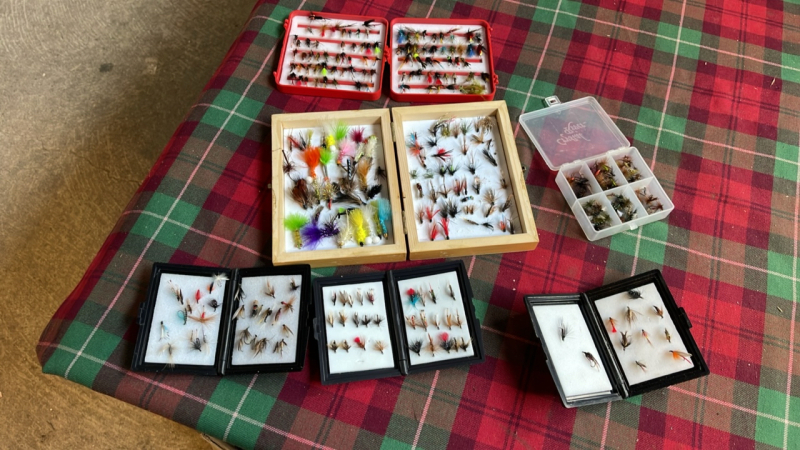 BOX FLY FISHING FLIES