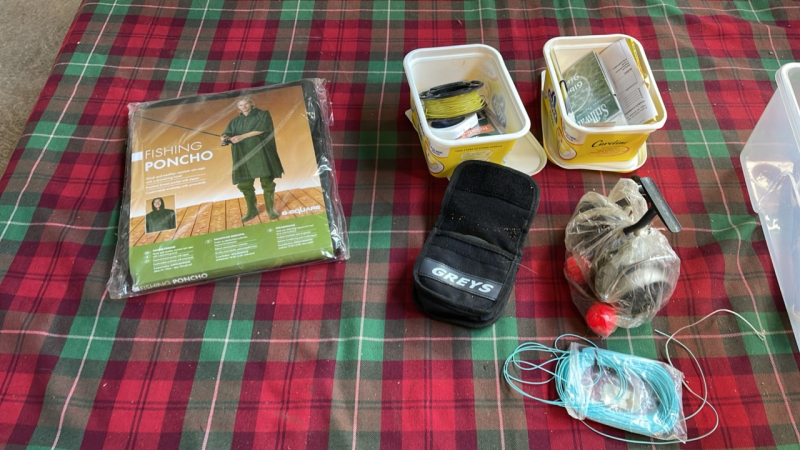 BOX FISHING ITEMS