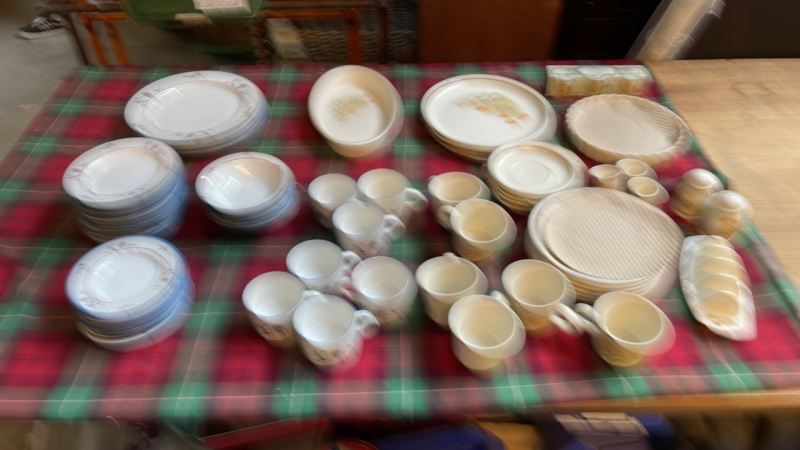 2 BOX DINNER WARE