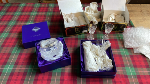 BOX EDINBURGH CRYSTAL ITEMS