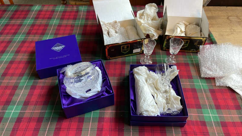 BOX EDINBURGH CRYSTAL ITEMS