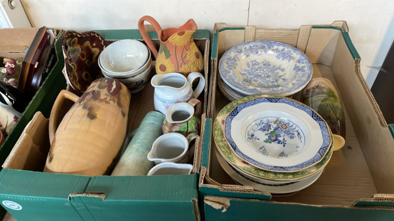 2 BOX PLATES ETC