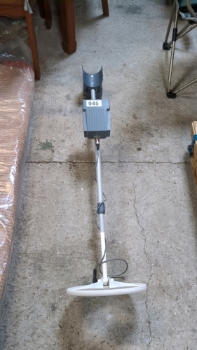 METAL DETECTOR
