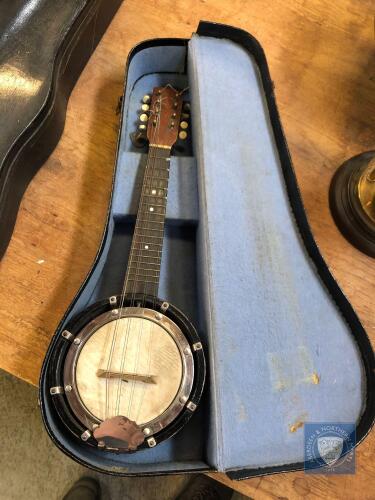 CASED BANJO UKULELE