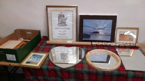 2 BOXES PICTURE FRAMES & MIRRORS