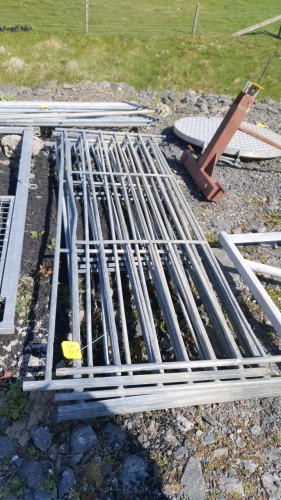 5no 8ft Sheep Hurdles