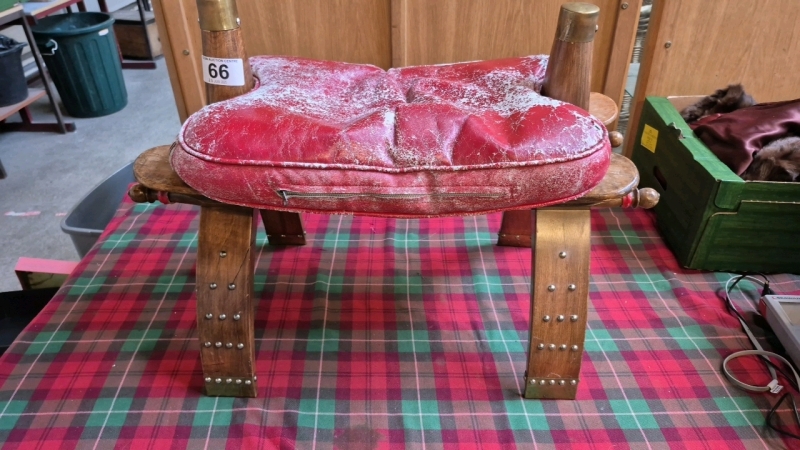 CAMEL STOOL