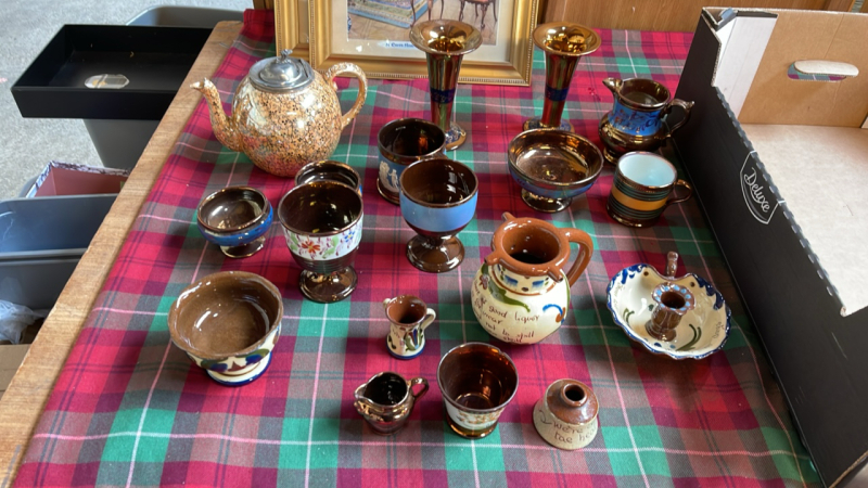 BOX LUSTRE & TORQUAY WARE