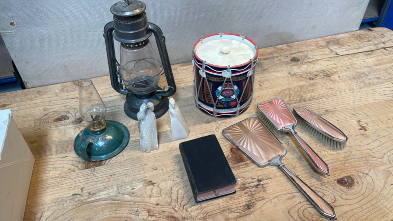 BOX LAMPS ICE BUCKET DRESSING TABLE ITEMS ETC