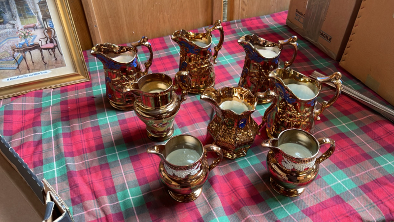 BOX LUSTRE JUGS
