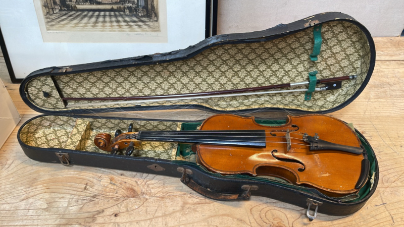 CASED VIOLIN