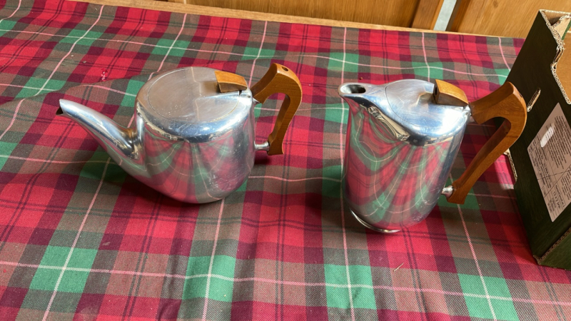 BOX-2 PCS PICQUOT WARE