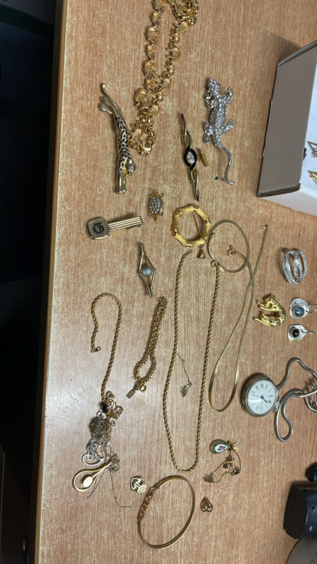 BOX ASSORTED JEWELLERY