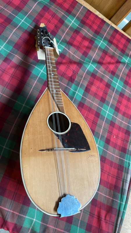MANDOLIN- BEEN REPAIRED