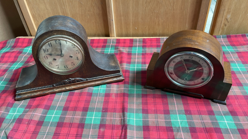 2 MANTLE CLOCKS