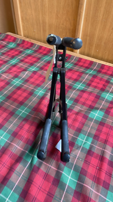 GUITAR STAND