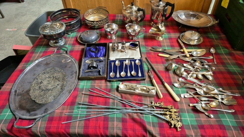 2 BOXES EP WARE ETC
