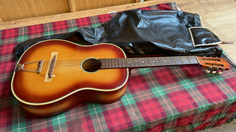 GUITAR