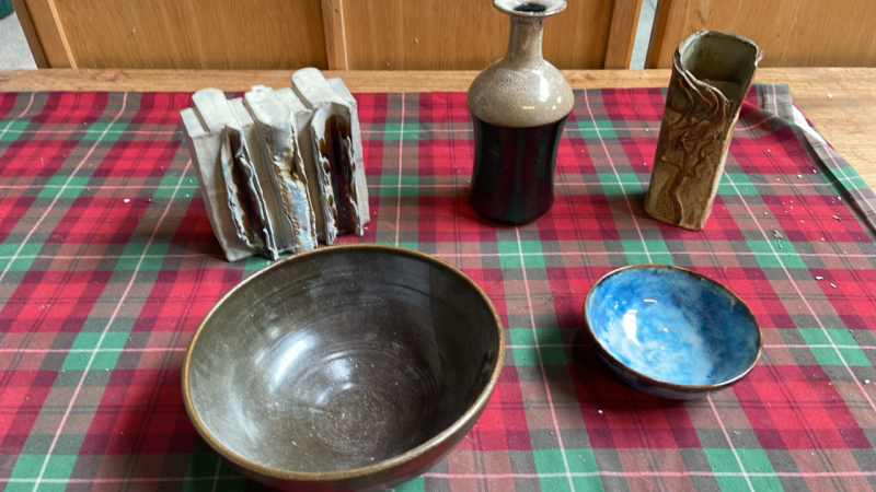 BOX POTTERY ITEMS